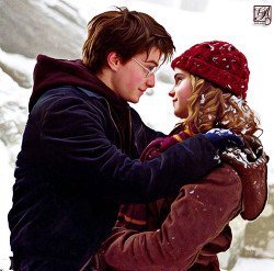 Мия учится... летать? скачать